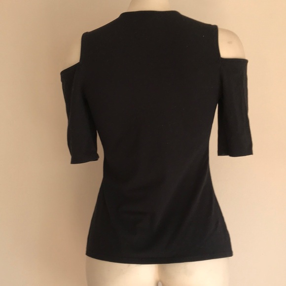 Guess black blouse cold shoulder - Picture 3 of 4